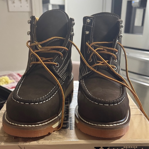 Hunter Men's Chocolate Lace-Up Boots - Picture 1 of 3